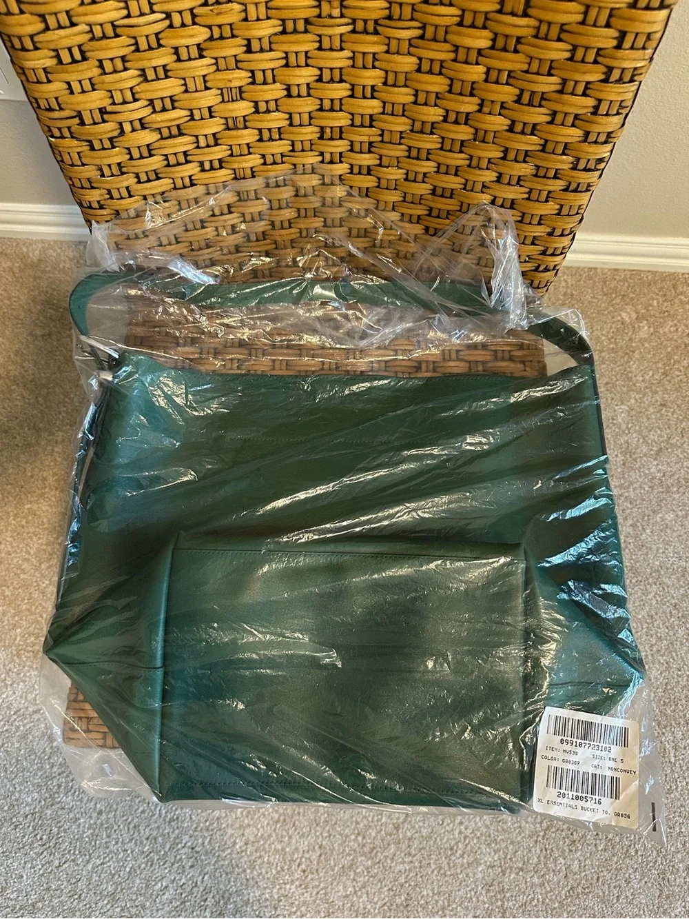 ☀️ New! MADEWELL Essential Extra-Large Bucket Tote in Golf Green